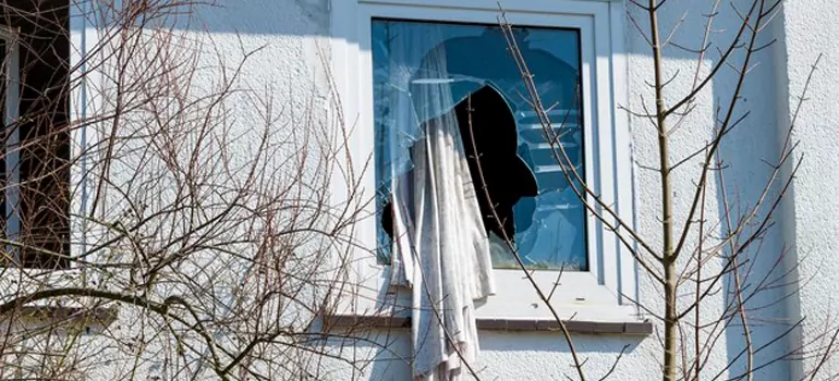 Storm Window Installation Contractors in St. Petersburg, FL